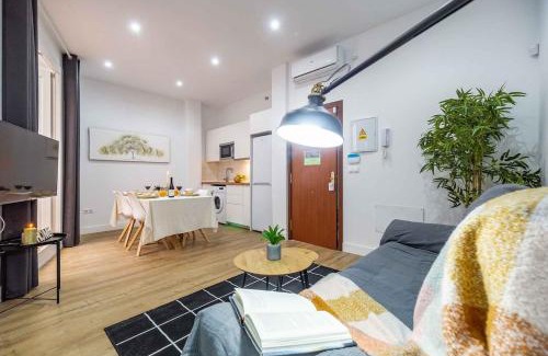 La Trinidad Apartment | Executive Premium Studio with Terrace - Malaga Center