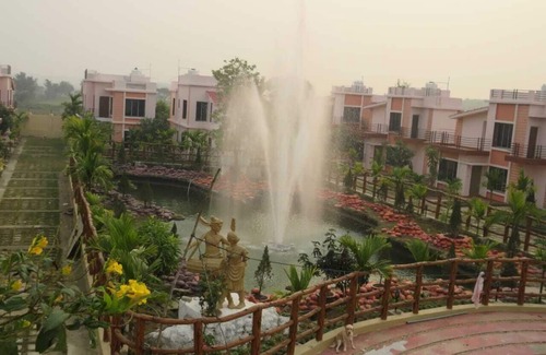 Bolpur House | executive private room in bed and breakfast with pool