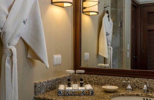 Paraiso Escondido Cabin | Executive Suite (Sleeps 6) @ Pueblo Bonito Sunset