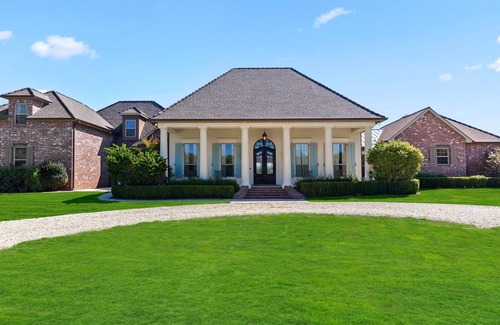 Covington House | Expansive Ranch Family Property