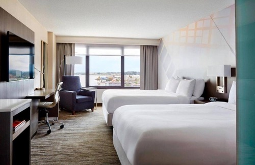 Burlingame House | Experience a redesigned hotel near the San Francisco airport