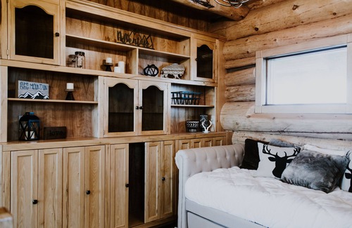 Cody House | Experience a Unique Wyoming Mountain Retreat - 500 acres just for you!