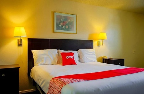 Duncan Hotel | Experience Duncan From Stay With Parking Near Sonic And Petticoat