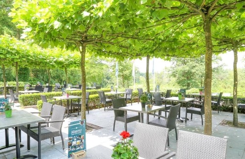 Rijssen Hotel | Experience Luxury and Calm at a Scenic Nature Retreat! Indoor Pool, Free Parking