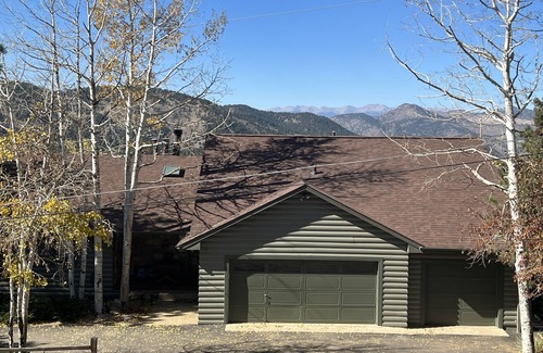 Mount Vernon House | Experience modern mountain living in Golden: Red Rocks, Denver, and ski resorts!