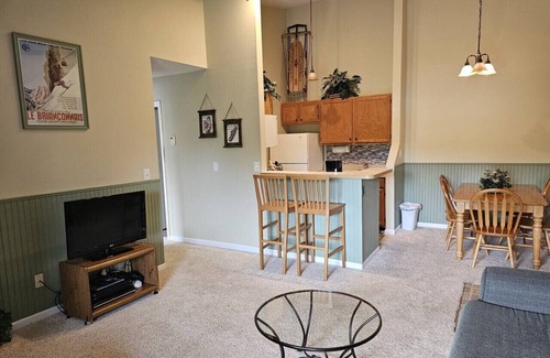 Timberline Condo | Experience ‘Mountain Charm’ | Vaulted Ceilings, Fireplace & Walk-to-Slopes Access in Canaan Valley