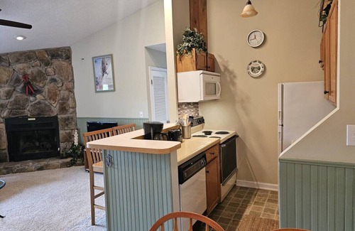 Timberline Condo | Experience ‘Mountain Charm’ | Vaulted Ceilings, Fireplace & Walk-to-Slopes Access in Canaan Valley