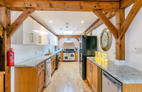 Hardwicke Cottage | Experience sociable luxury with all ground floor amenities.