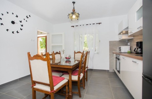 Drnis House | Experience VILLAGE LIFE - Jokini dvori with pool, fully fenced