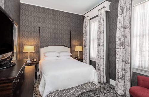 Historic District Hotel | Explore Local Attractions, Just Across Maryland State House