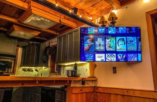 Moose Pass House | Explore Seward, Cooper Landing and Kenai Peninsula from one central location.