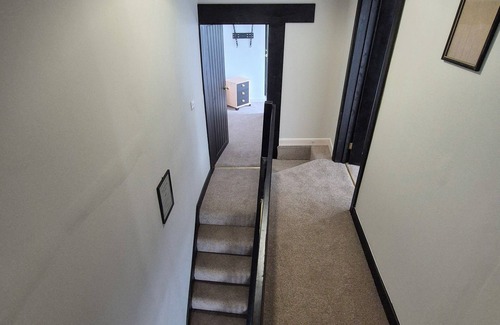 St. Thomas House | Explore Swansea! 4-Bed Delhi St Stay
