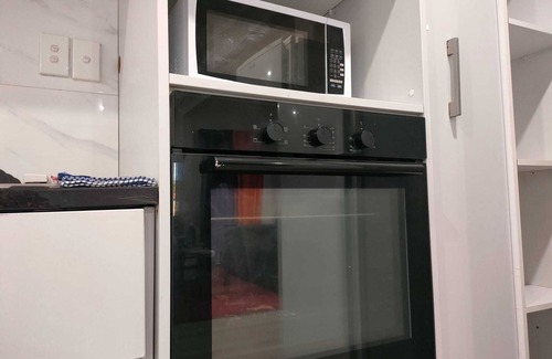 Otara House | Explore the Affordable Auckland Vacation Rental in a Quiet Spot - SriPrasar 4BRM