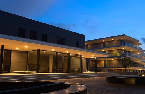Senegambia Apartment | Exquisite 1-bedroom Apartment in the heart of Senegambia.