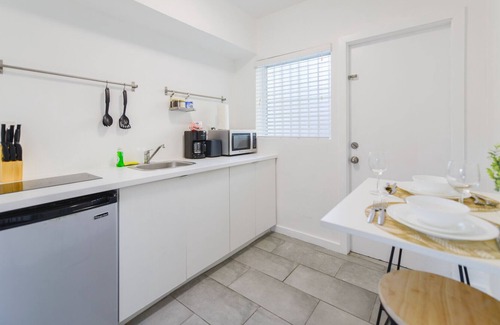 Northeast Miami Condo | Exquisite Studio 15 min from the beach