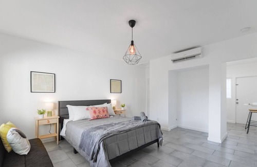 Northeast Miami Condo | Exquisite Studio 15 min from the beach