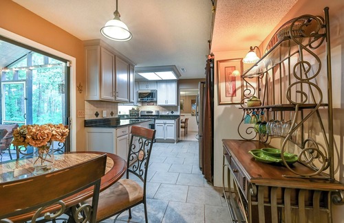 Summerville Historic District House | Exquisite Summerville Retreat-Walk to Downtown, Festivals & Southern Hospitality