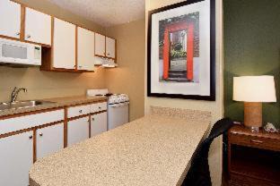 Maumee Hotel | Extended Stay America Suites - Toledo - Maumee