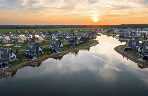 Westerbork House | Extra luxury 4-person accommodation in the holiday park Landal Drentse Lagune