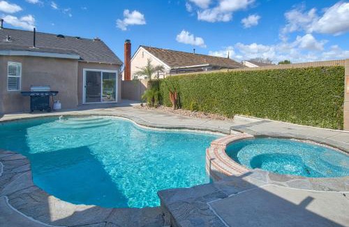 Southwest Anaheim House | F-58 Mandos Hideaway