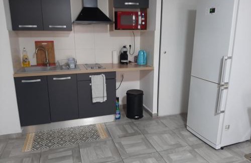 Sainte-Clotilde Apartment | F2 privé Rénové Green corner