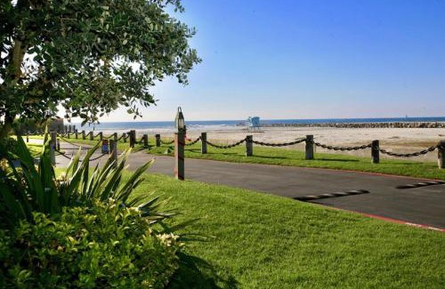 Townsite House | F9 - Beach Cottage Getaway