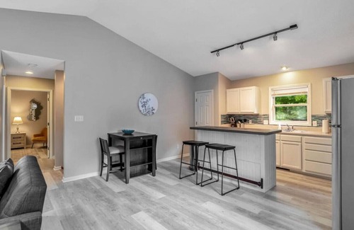 Royal Pines House | Fab South Asheville Townhome Hot Tub Pet Friendly