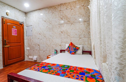 Gandhipuram Hotel | Fabexpress Apple Grand