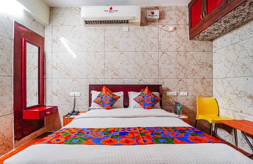 Gandhipuram Hotel | Fabexpress Apple Grand