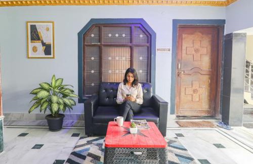 Ayodhya Hotel | FabExpress Awadh Inn - 400m from Shri Ram Janam Bhumi