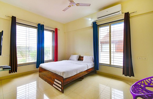 Clover Park Hotel | FabExpress Golden Leaf