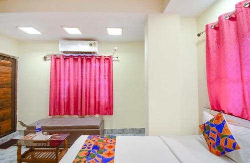 Kolkata Hotel | FabExpress Om Shanti International