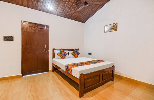 Nagoa Hotel | Fabexpress Peacock Suites