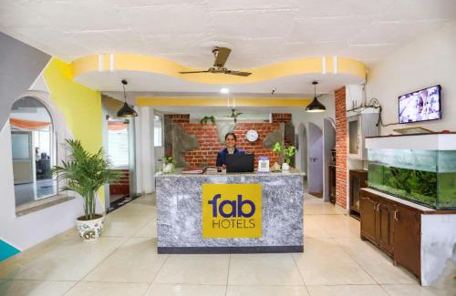 DLF Phase 3 Hotel | FabHotel Aravali Suites