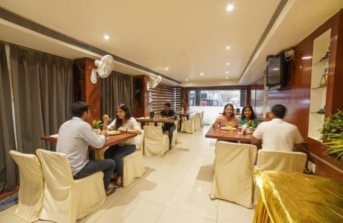 Maharana Pratap Nagar Hotel | FabHotel Pleasure Inn - Near DB Mall