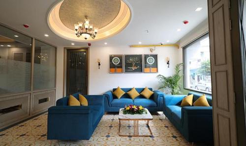 Noida Hotel | FabHotel Prime Hampton By IC's
