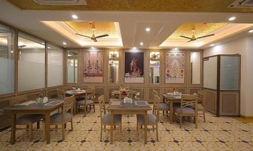 Noida Hotel | FabHotel Prime Hampton By IC's
