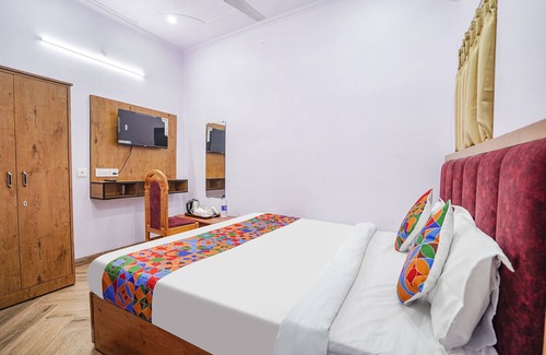 Varanasi Hotel | Fabhotel Raghav Raj Inn