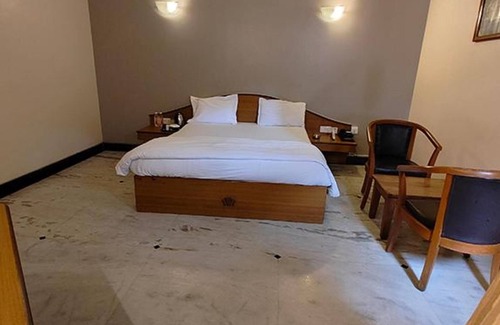 Alandi Hotel | Fabhotel Ramesh Inn