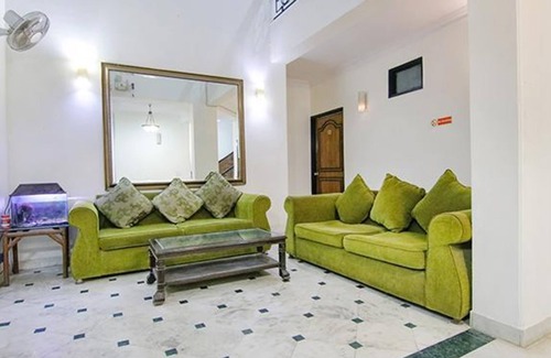 DLF Phase 3 Hotel | Fabhotel Singh Suite