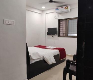 Kharadi Hotel | FabHotel Spark Inn