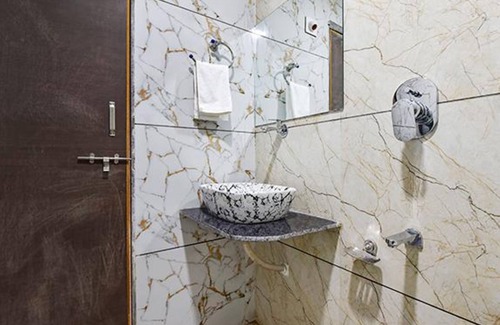 Ahmedabad Hotel | Fabhotel Symphony Grand