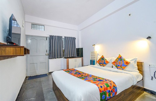 Medchal Hotel | Fabhotel Vk Luxury Room'S