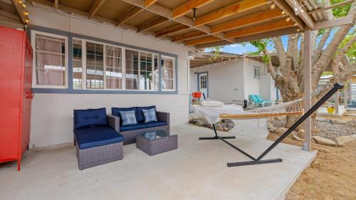 Joshua Tree Villa | Fable by AvantStay 2 Unique Spaces w Bowling Hot Tub Fire Pit Large Yard