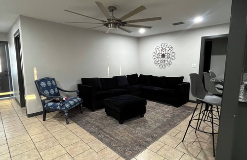 Tyler House | Fabulous 3-bedroom house with AC in charming Tyler
