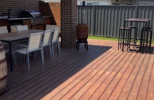 Bundalong House | Fabulous 5-bedroom house with Pool in Bundalong