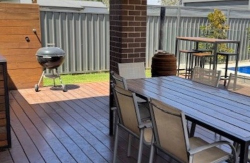 Bundalong House | Fabulous 5-bedroom house with Pool in Bundalong