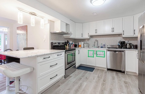 Mississauga Apartment | Fabulous Forested Flat