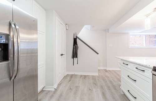 Mississauga Apartment | Fabulous Forested Flat