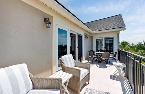Seabrook Island House | Fabulous Infinity Pool! Golf & Ocean Views! Beautiful home - walk to beach! Amenity Cards!